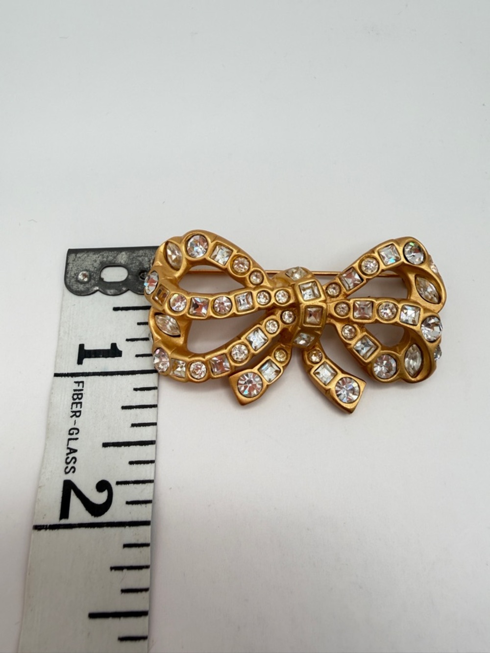 Signed AK Brushed Gold Bow Crystal Rhinestone Brooch - Picture 5 of 5